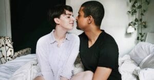 Как порно влияет на отношения: исследования и мифы