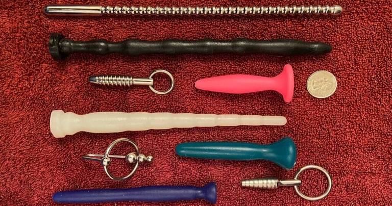 article-subreddit-stick-things-pee-hole-0-new