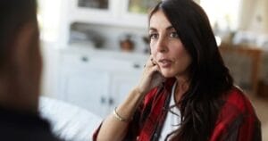 Скрывать эмоции - заманчиво, но это не принесёт пользы