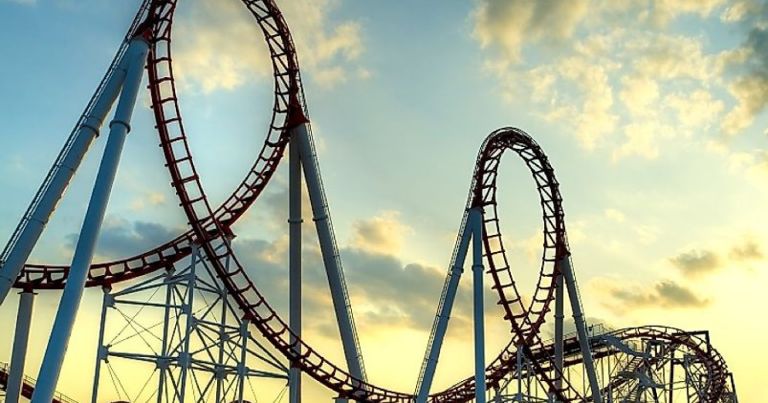 Катання на енергетичних американських гірках