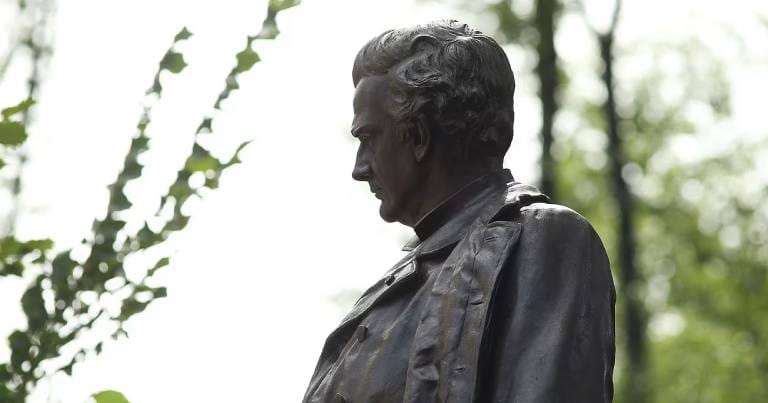 sims-father-of-modern-gynecology-0